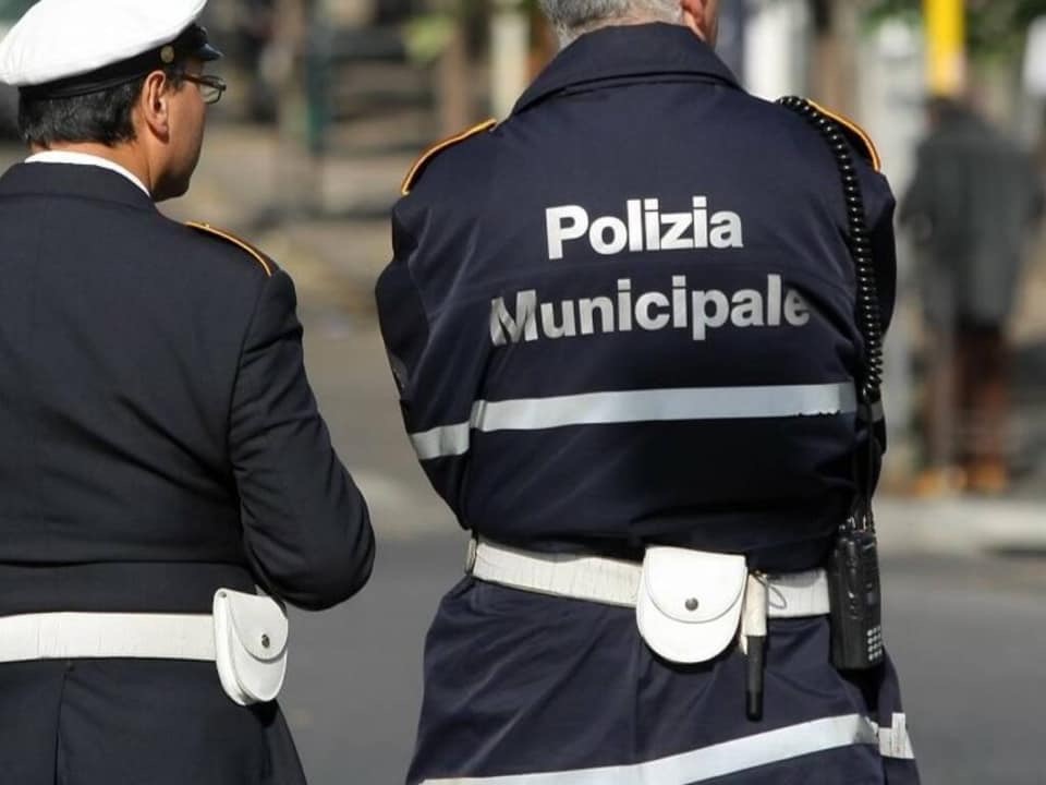 Commerci illeciti, scattano le diffide 
