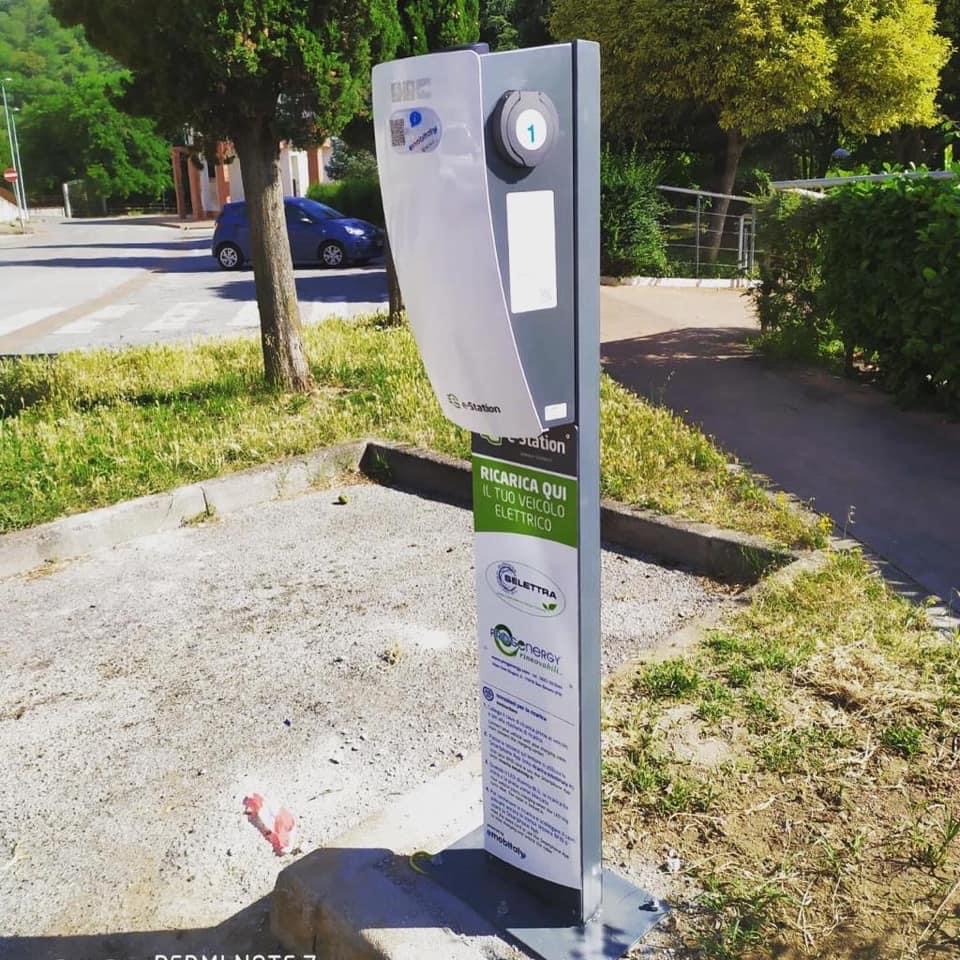 E-Station per la ricarica di veicoli elettrici