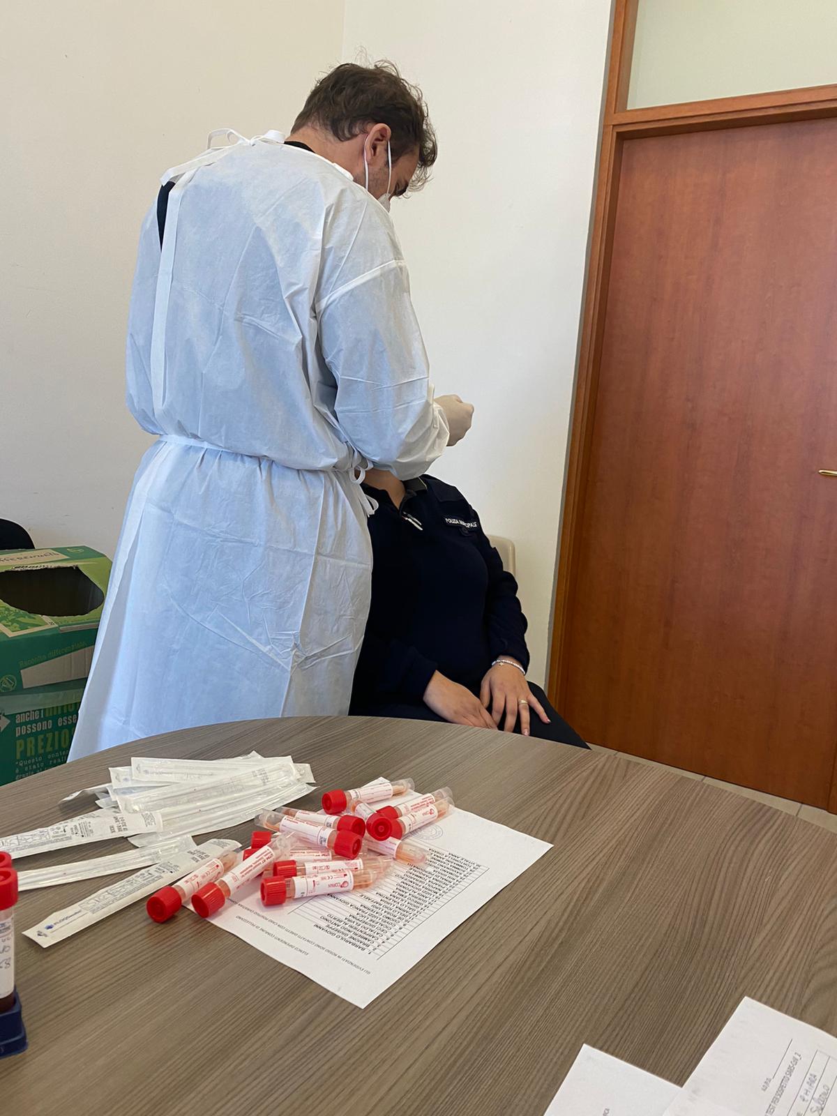 Screening di massa e sanificazione al Comune 