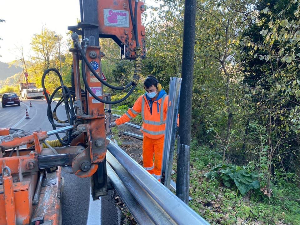 Installazione nuovi guardrail lungo la SP27