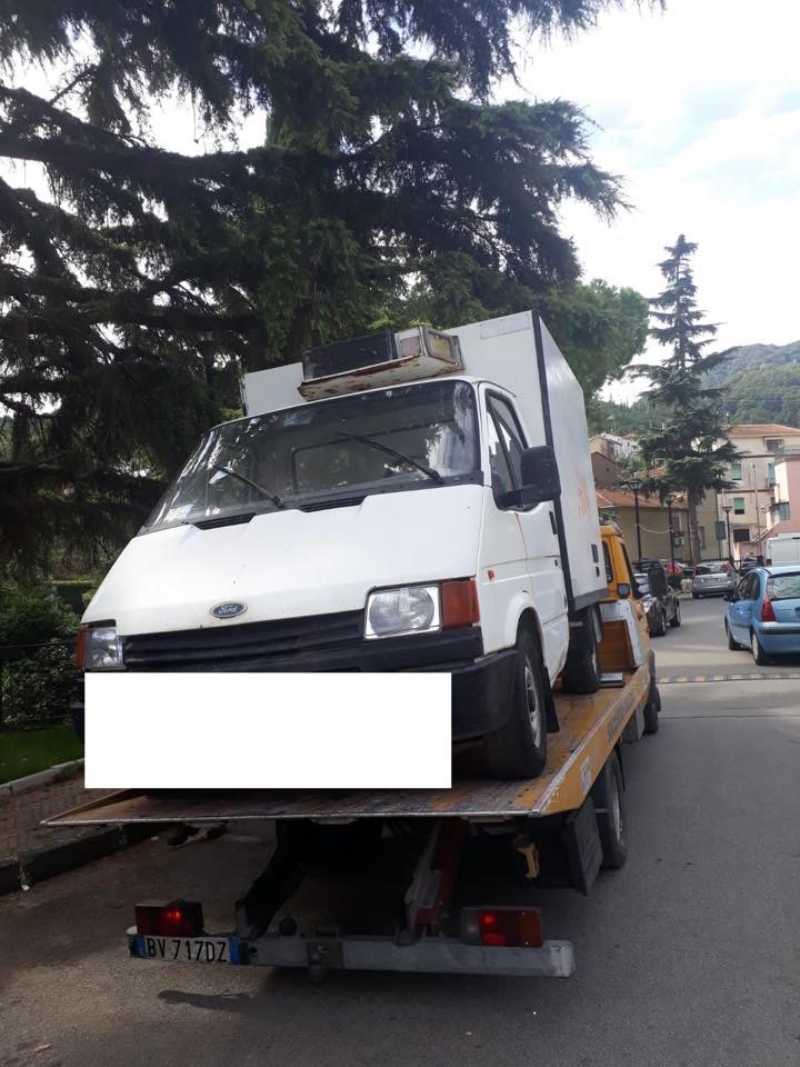 Auto abbandonate: arriva il giro di vite