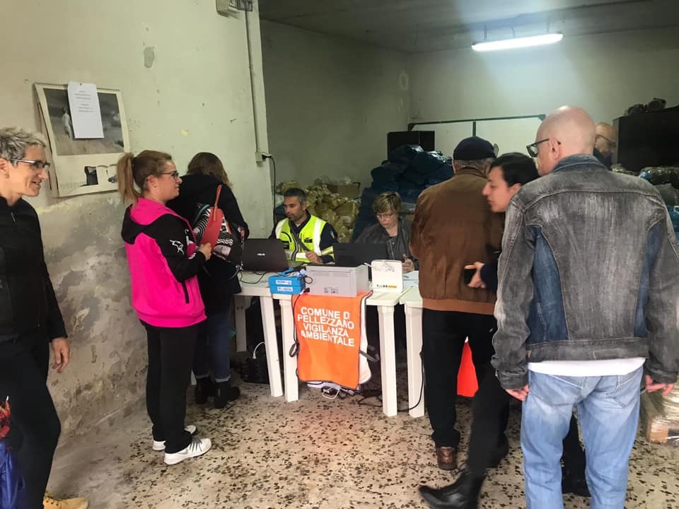 Continua a Pellezzano la distribuzione dei kit di buste per la nuova raccolta differenziata 